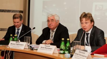 В президиуме М.Викторов, М. Фокин и А. Глушков